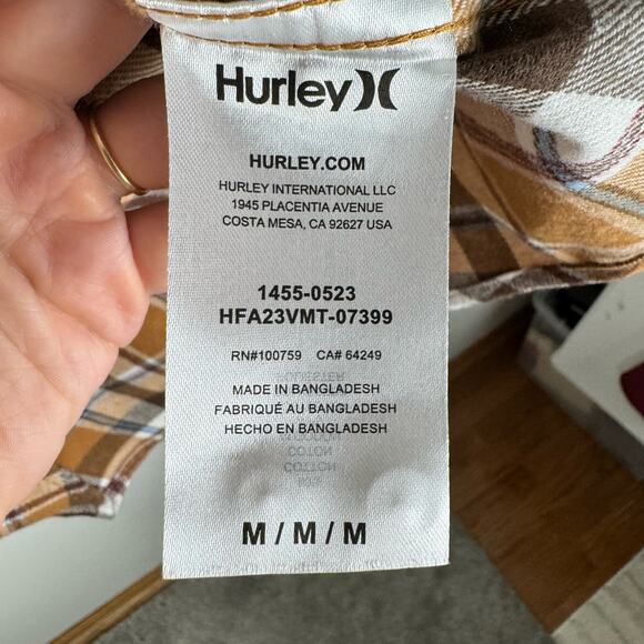 SOLD Hurley Mens Flannel Shirt Size M Plaid Logo Button Down Shirt Brown Tan - Picture 12 of 14